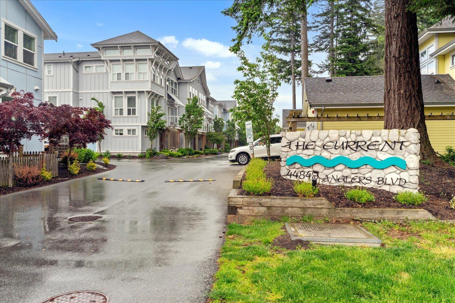 8 44849 ANGLERS BOULEVARD, Garrison Crossing, Chilliwack