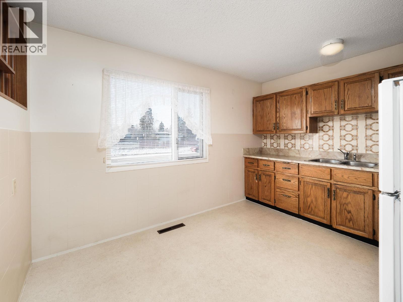 386 E CENTRAL STREET, Prince George