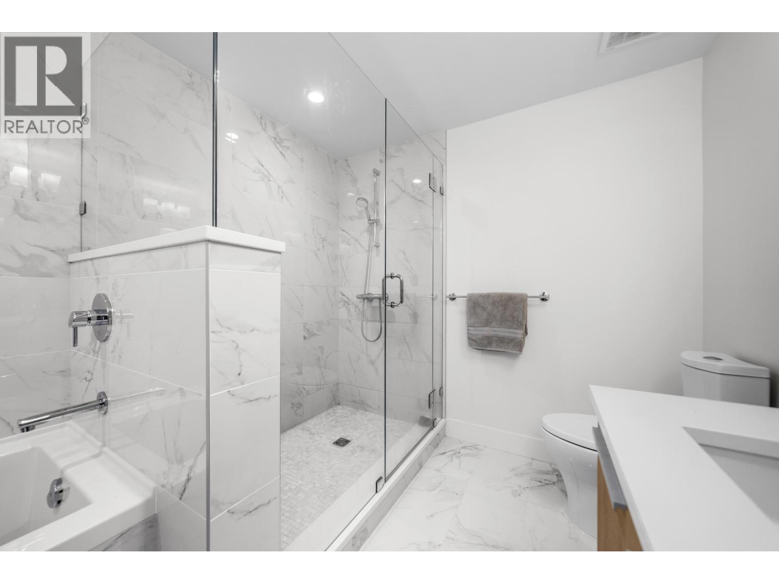 2779 LIBRARY LANE, North Vancouver