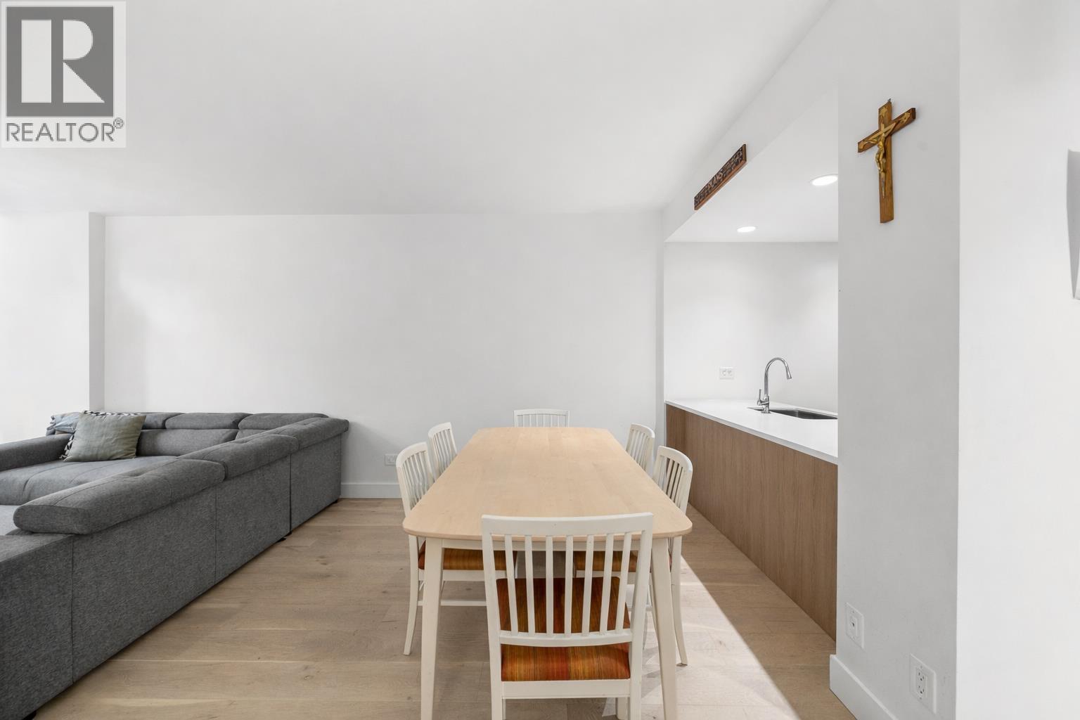 2779 LIBRARY LANE, North Vancouver