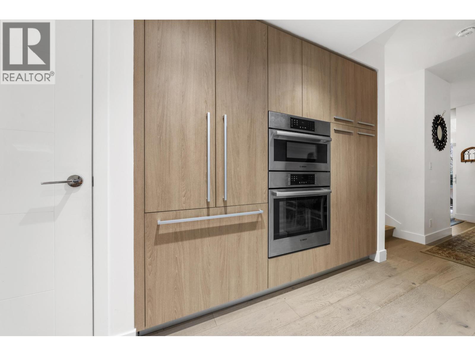 2779 LIBRARY LANE, North Vancouver