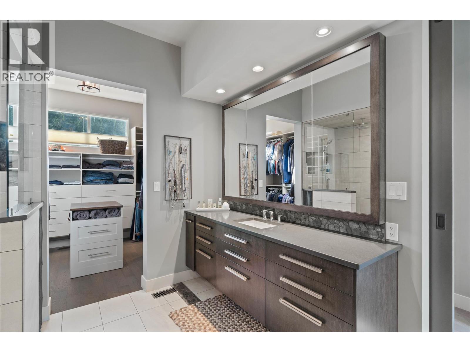 1555 KICKING HORSE Way, Kamloops