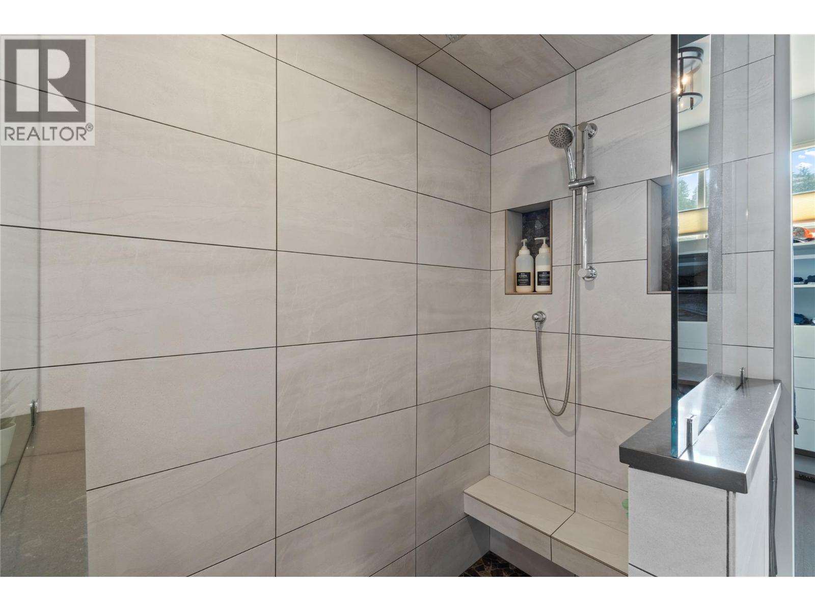 1555 KICKING HORSE Way, Kamloops