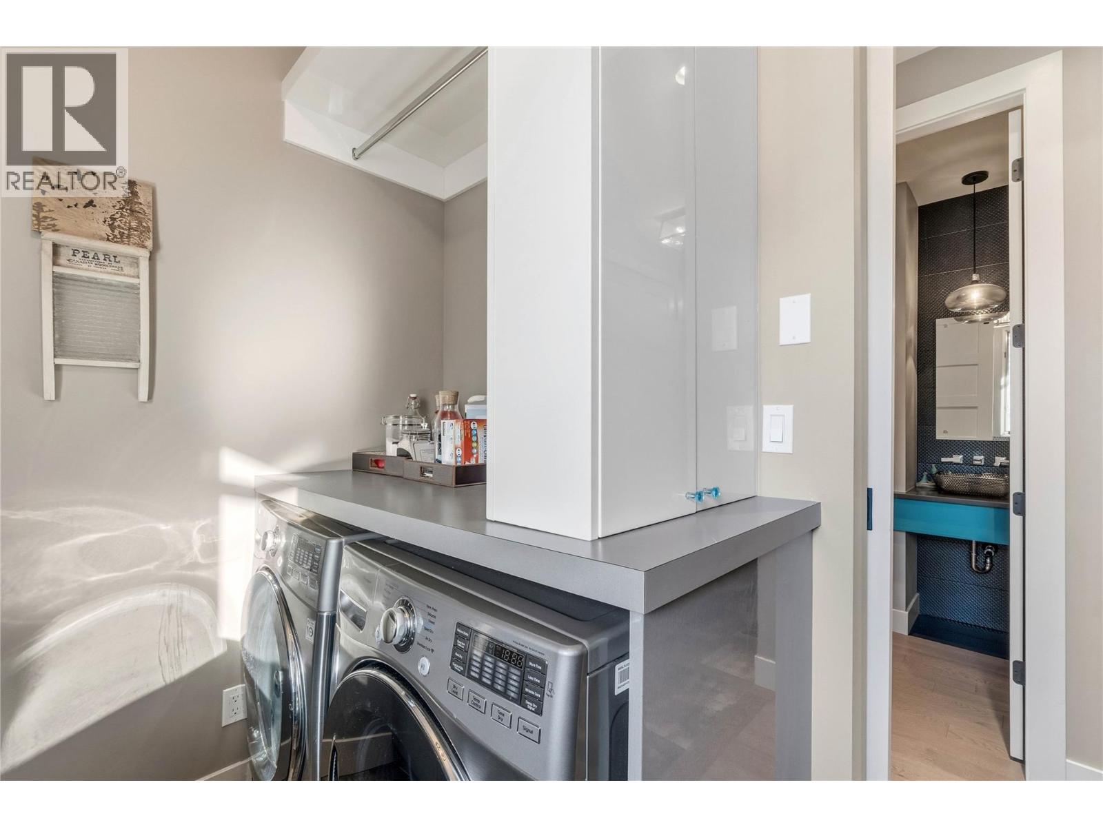 1555 KICKING HORSE Way - 32