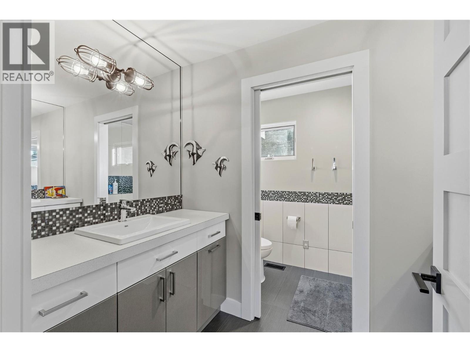 1555 KICKING HORSE Way, Kamloops