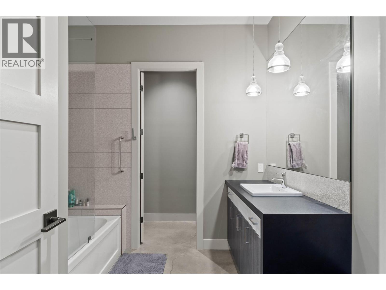 1555 KICKING HORSE Way - 51