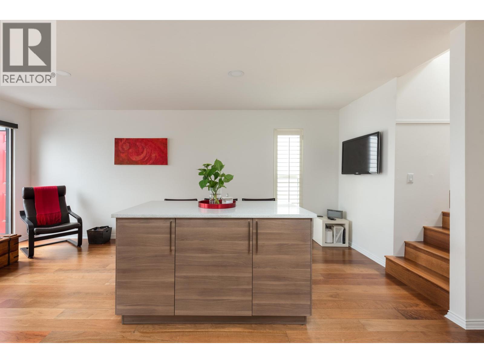 1915 CHESTERFIELD AVENUE, North Vancouver