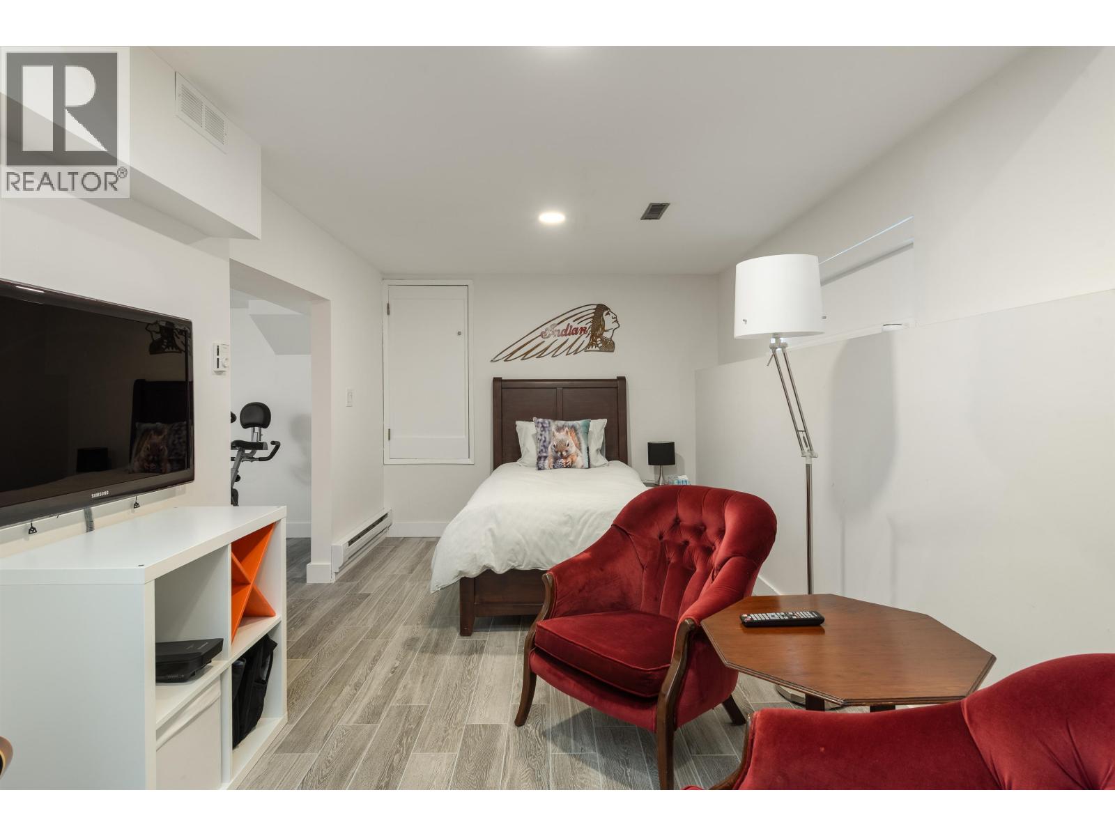 1915 CHESTERFIELD AVENUE, North Vancouver