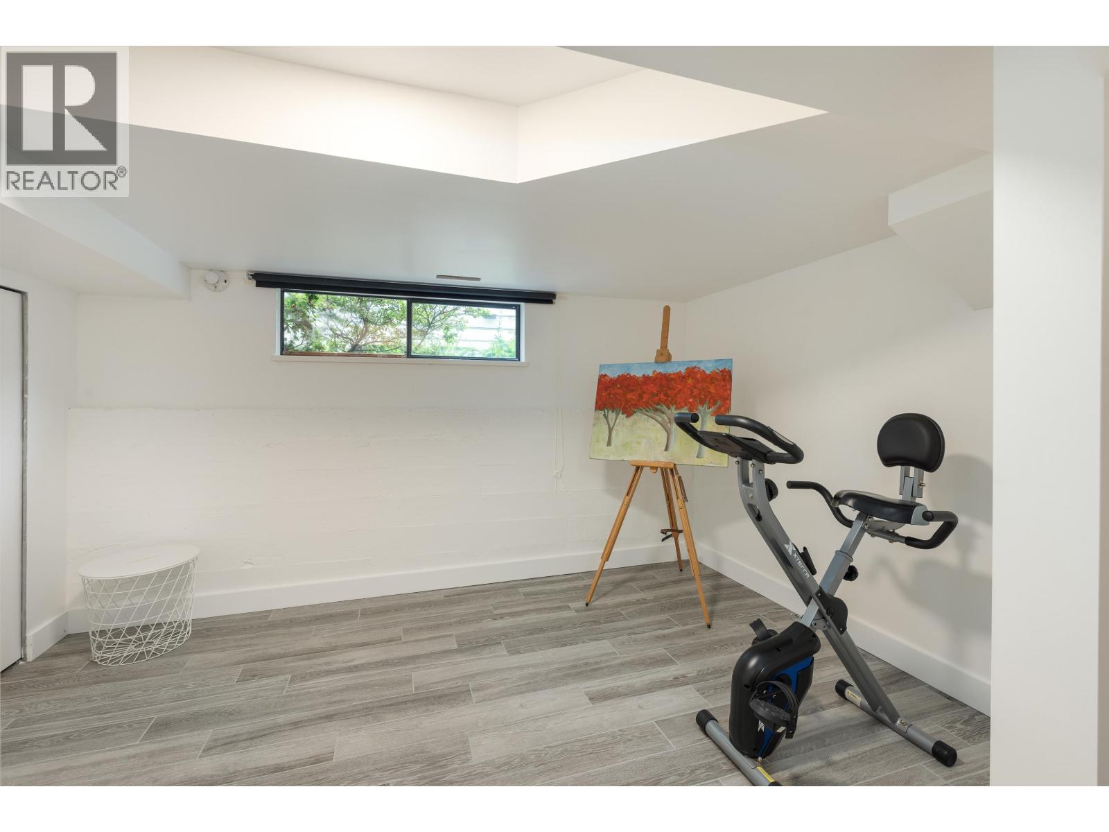 1915 CHESTERFIELD AVENUE, North Vancouver