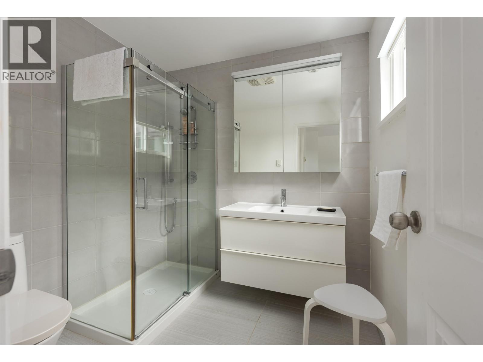 1915 CHESTERFIELD AVENUE, North Vancouver