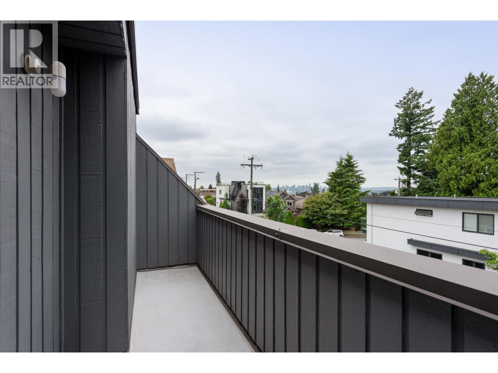 1915 CHESTERFIELD AVENUE, North Vancouver