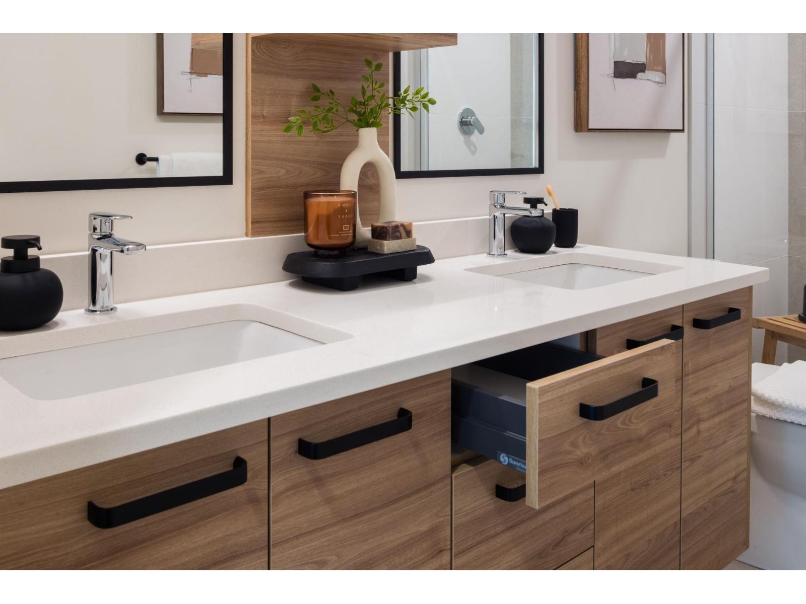 204 33920 BEST AVENUE, Mission