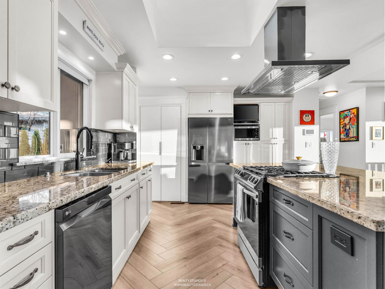 15383 COLUMBIA AVENUE, White Rock