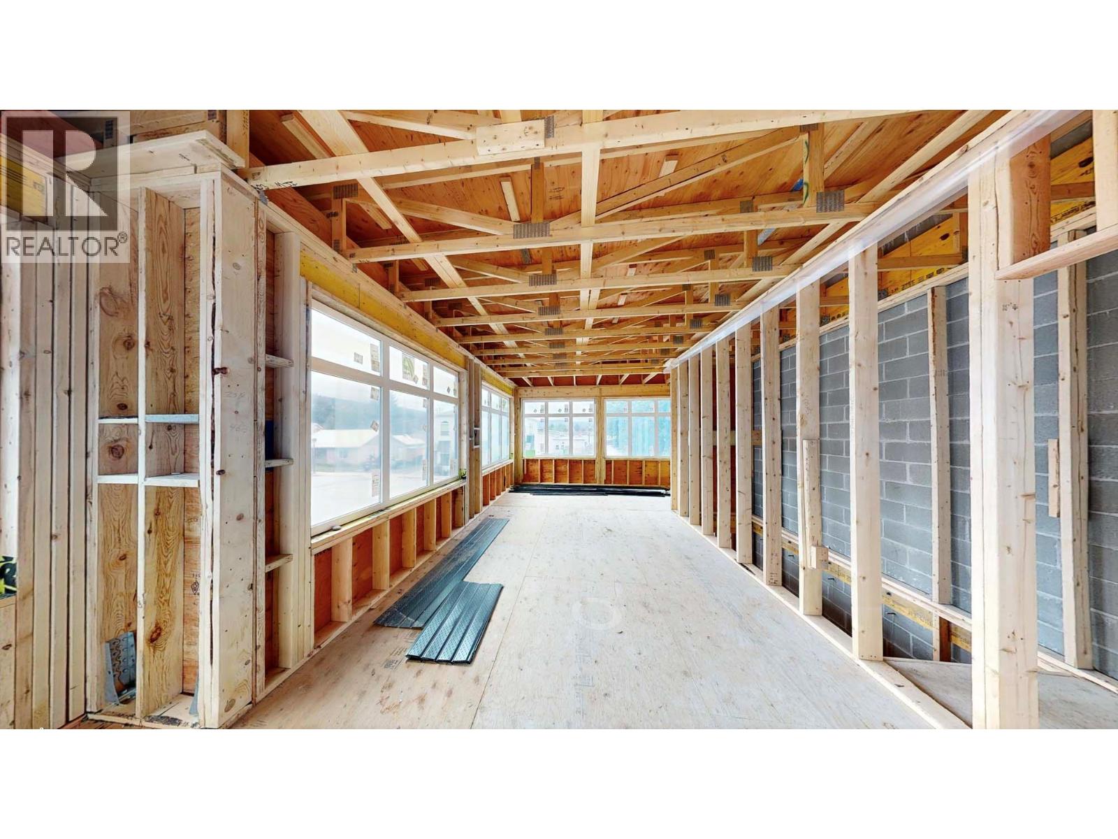  704 Cliff Avenue, Enderby