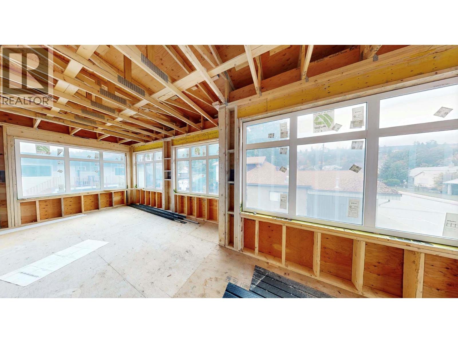  704 Cliff Avenue, Enderby