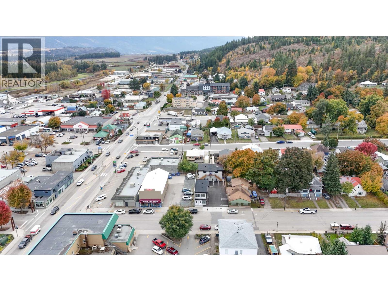  704 Cliff Avenue, Enderby