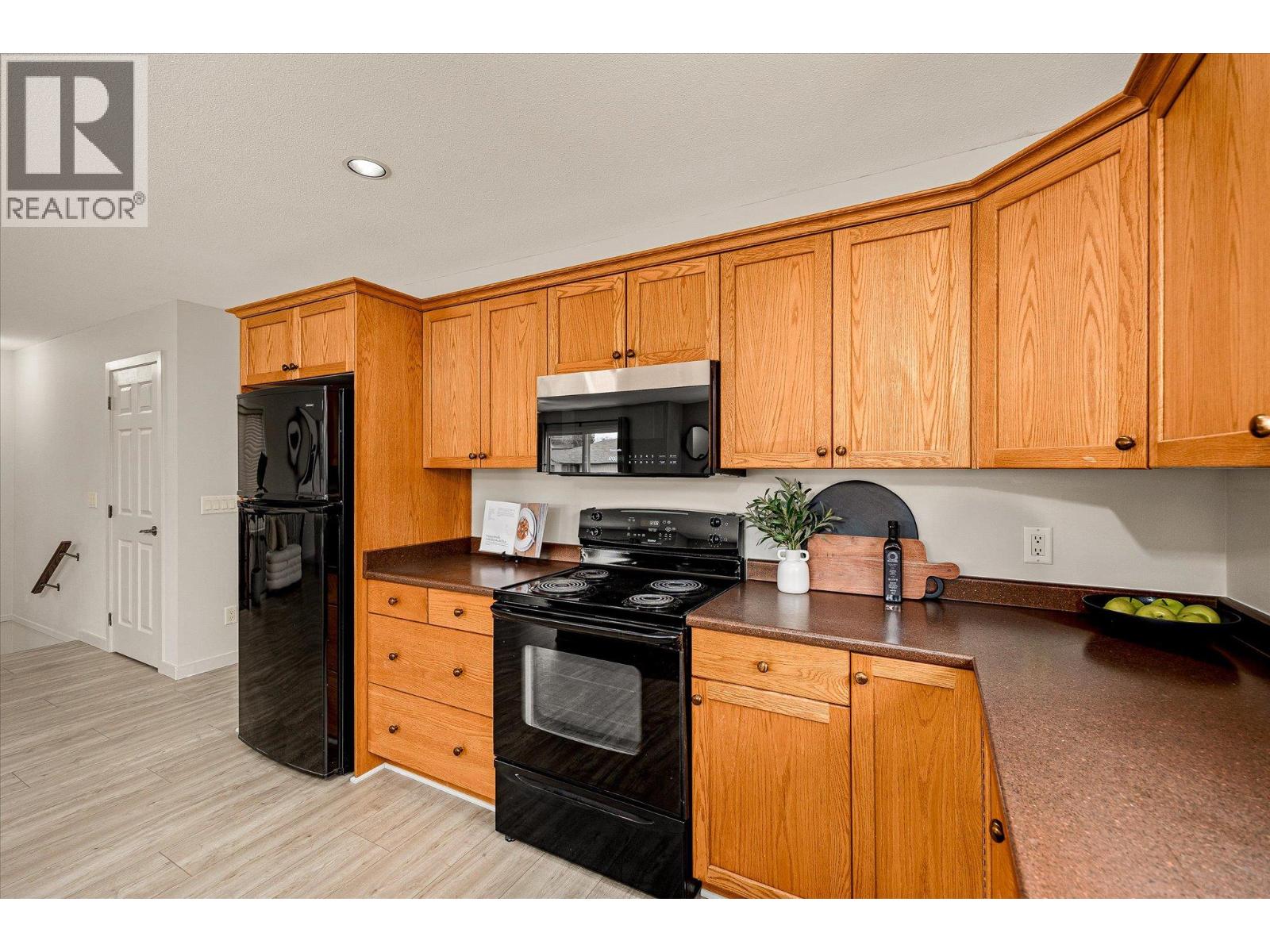  848 Galbraith Place, Kelowna