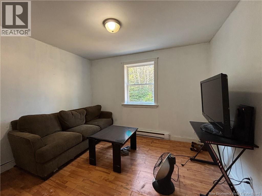36 LEONARD DRIVE - 16