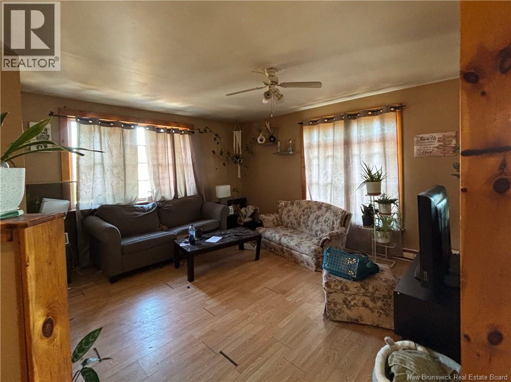 36 LEONARD DRIVE - 20