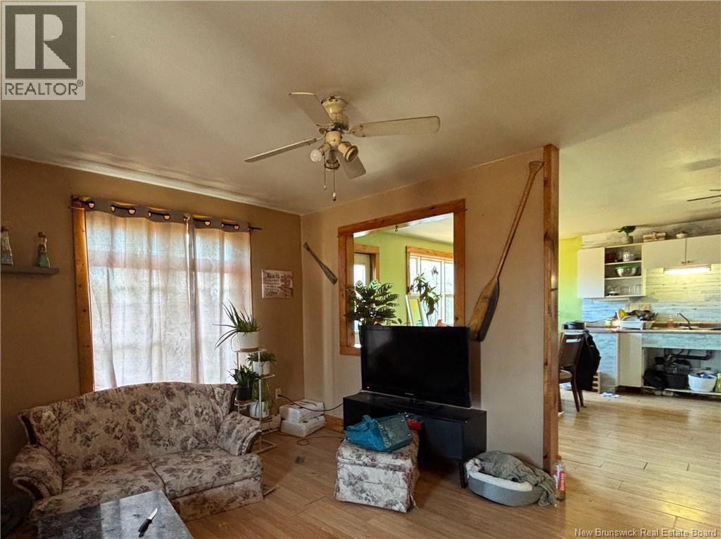 36 LEONARD DRIVE - 21