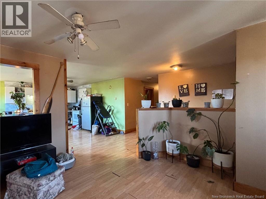 36 LEONARD DRIVE - 22