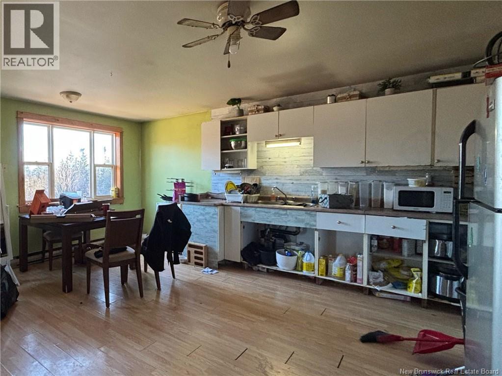 36 LEONARD DRIVE - 24