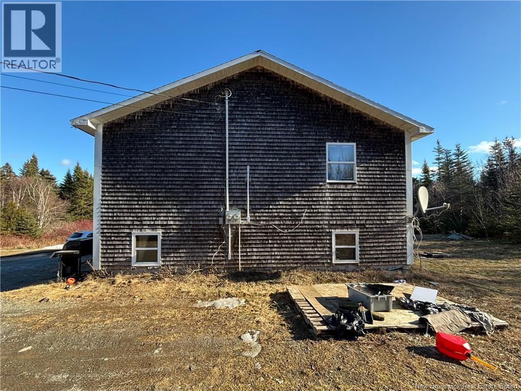 36 LEONARD DRIVE - 5