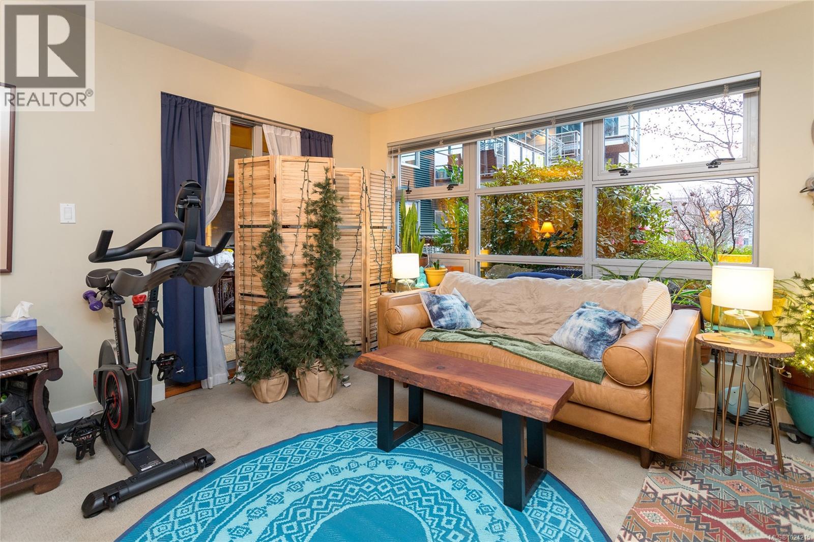 109 797 Tyee Road, Victoria