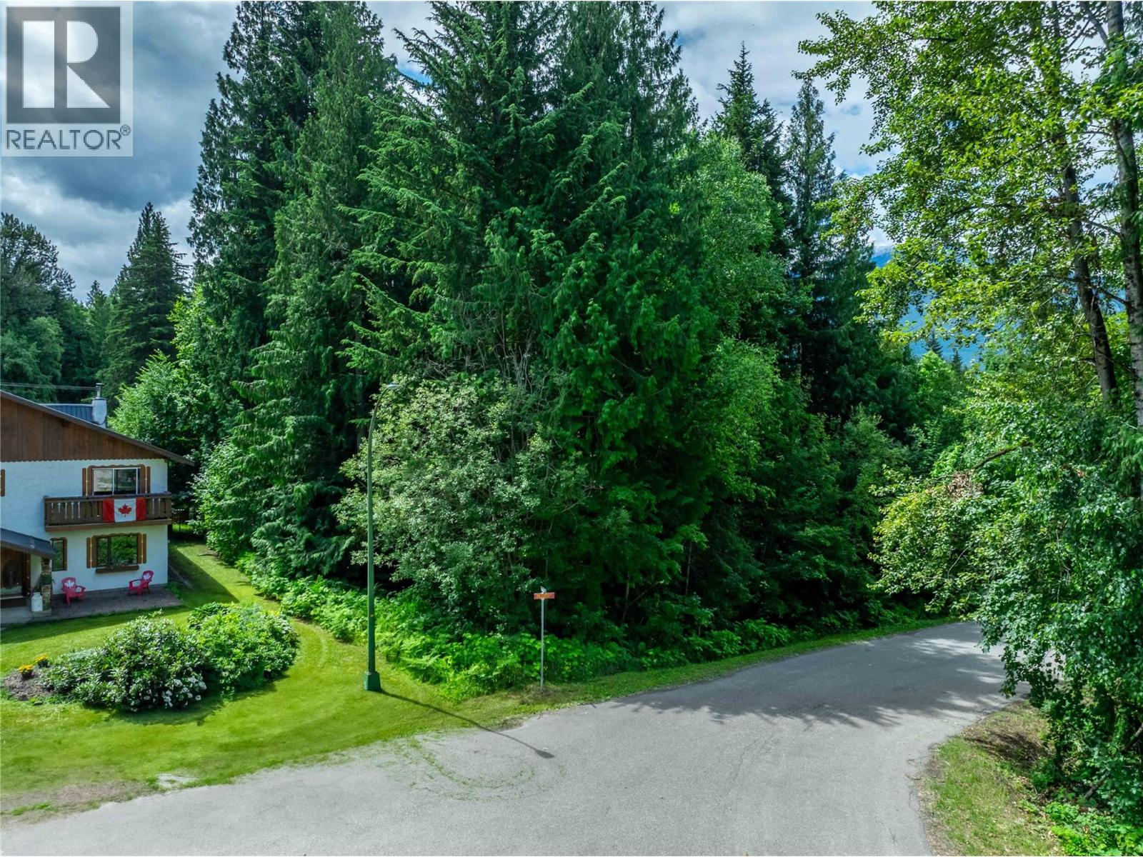 1565 Pratico Road, Revelstoke