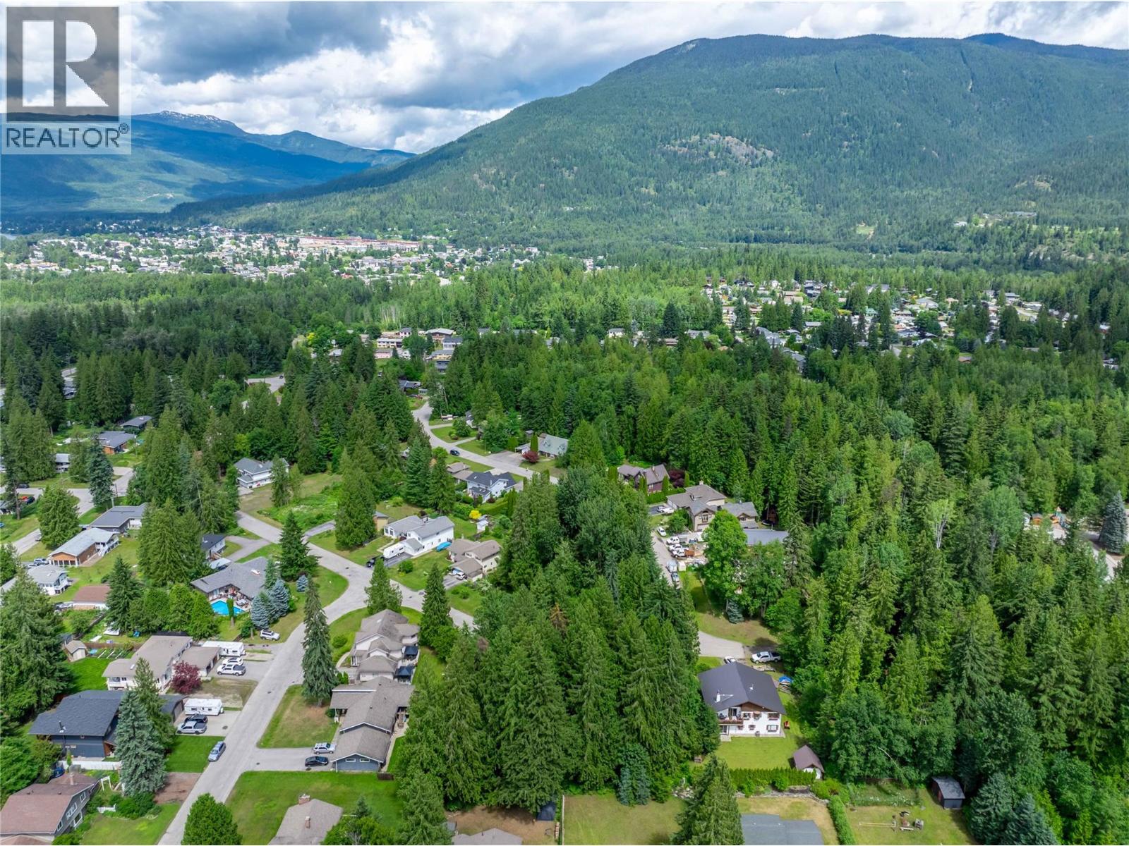 1565 Pratico Road, Revelstoke