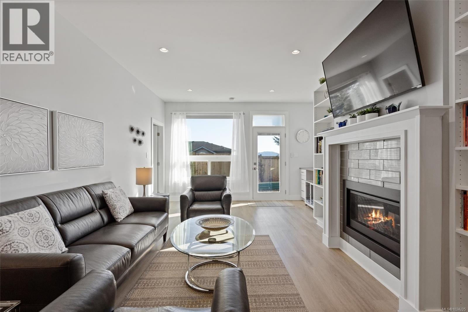 2407 Mountain Heights Dr, Sooke