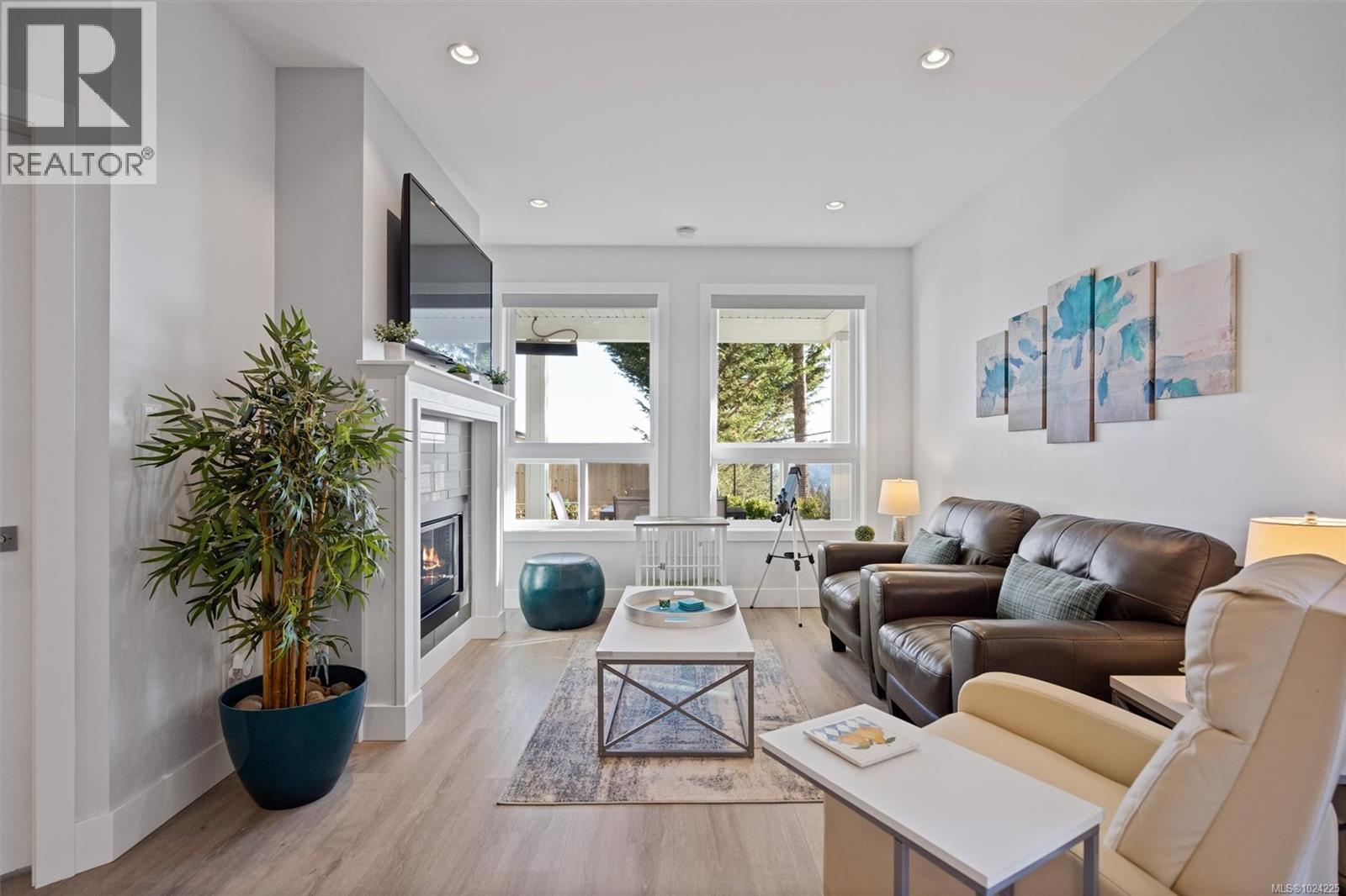 2407 Mountain Heights Dr, Sooke