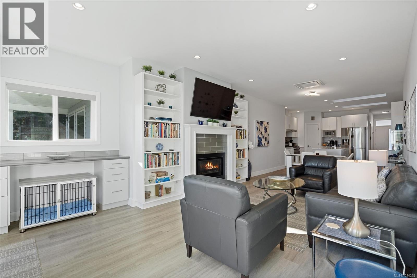 2407 Mountain Heights Dr, Sooke