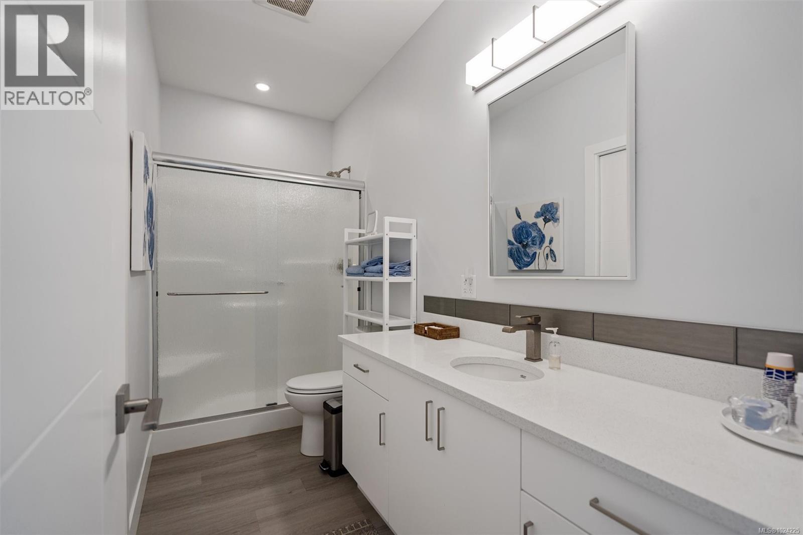 2407 Mountain Heights Dr, Sooke