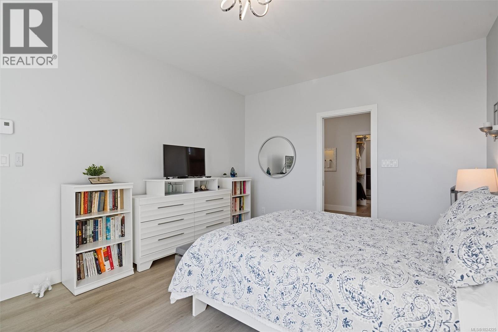 2407 Mountain Heights Dr, Sooke