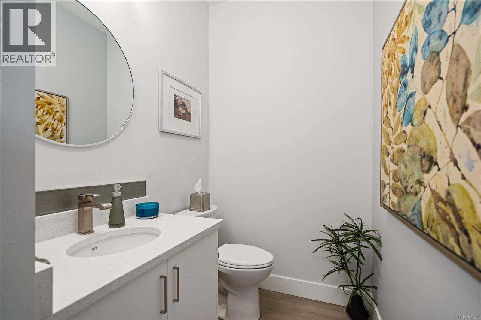 2407 Mountain Heights Dr, Sooke