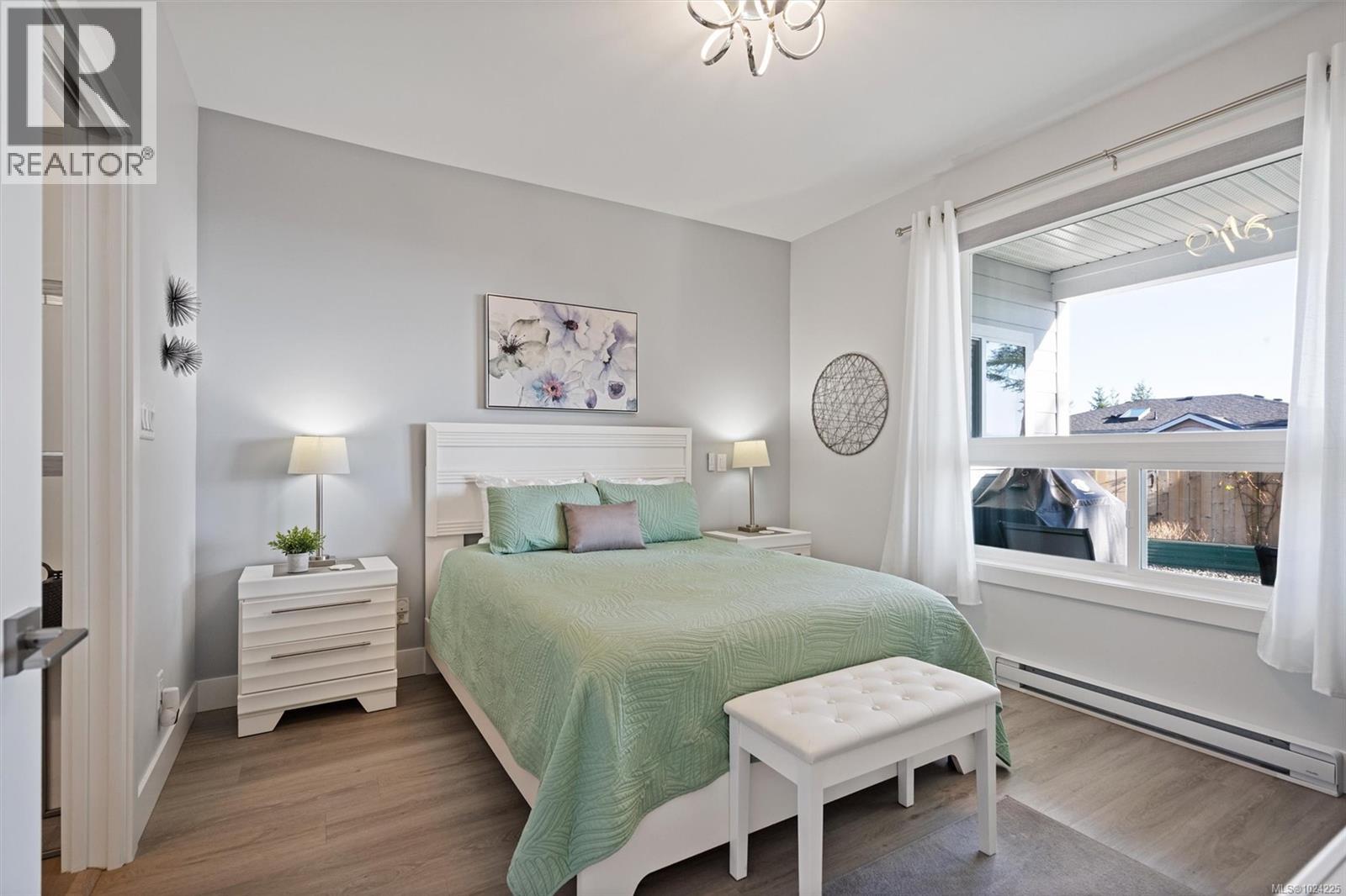 2407 Mountain Heights Dr, Sooke