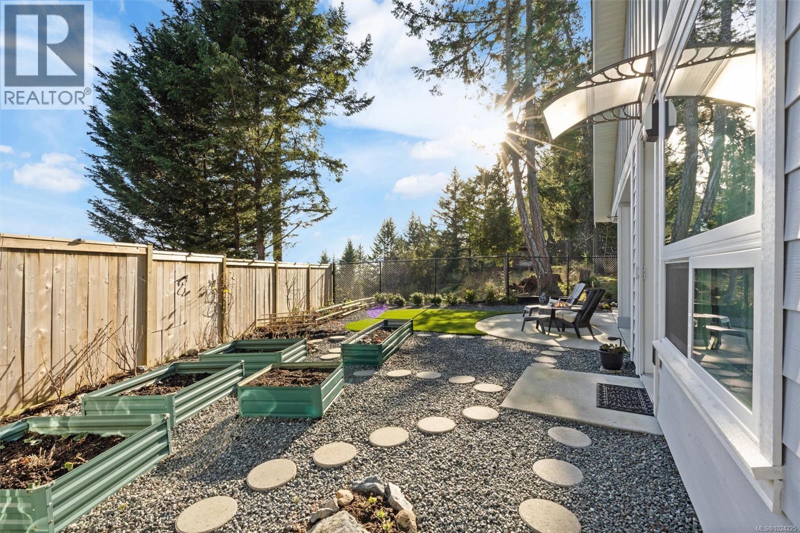 2407 Mountain Heights Dr, Sooke