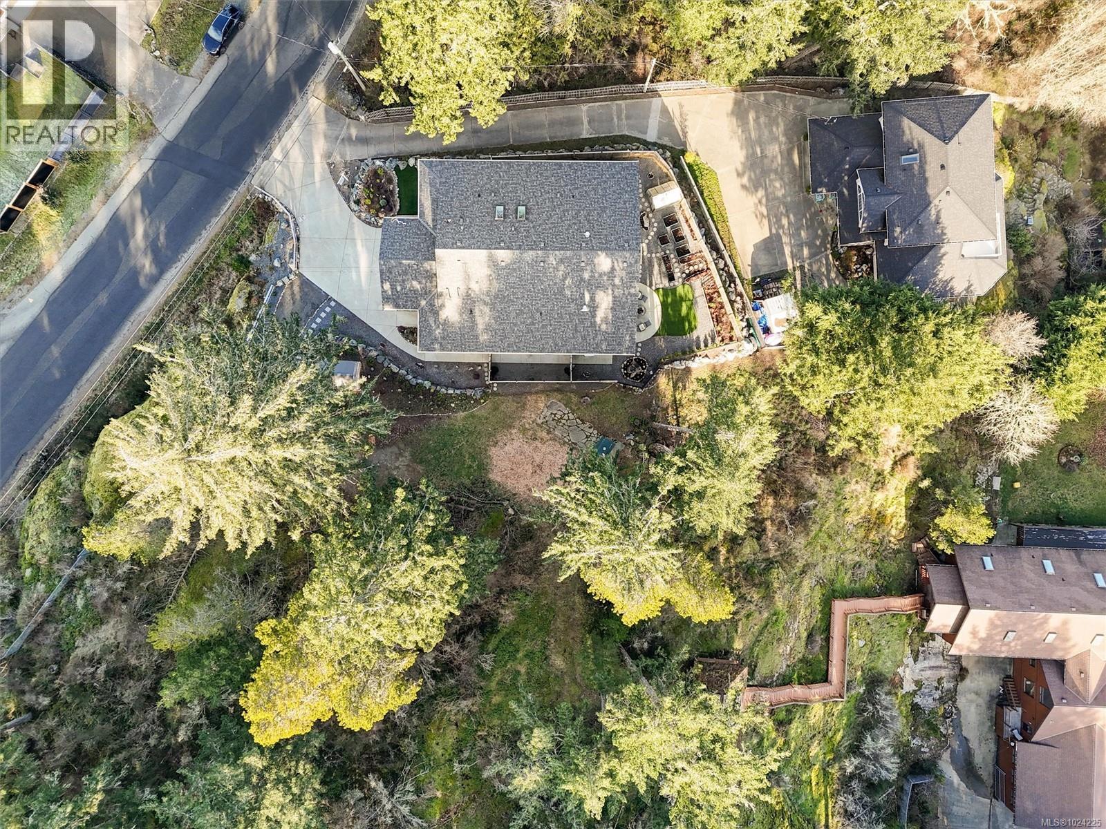 2407 Mountain Heights Dr, Sooke