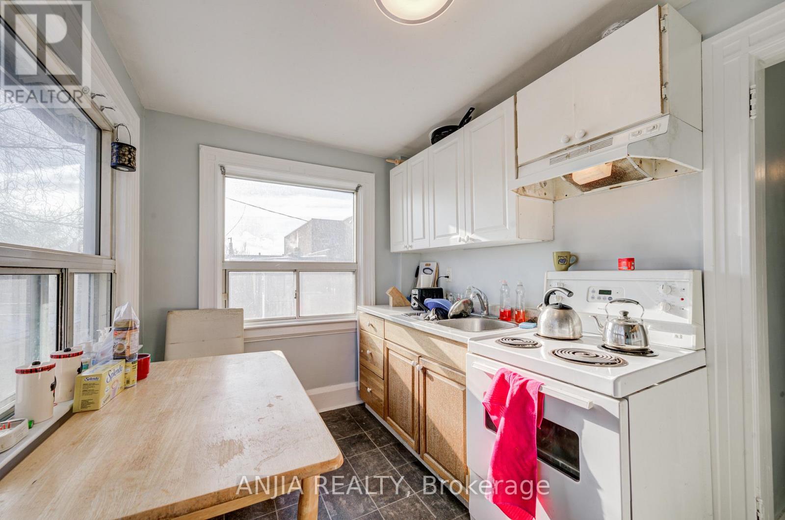 7 LINNSMORE CRESCENT - 10