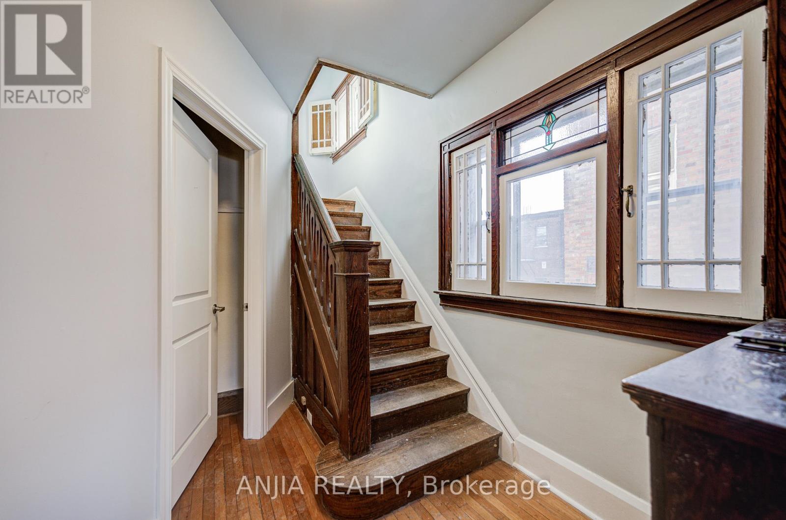 7 LINNSMORE CRESCENT - 3