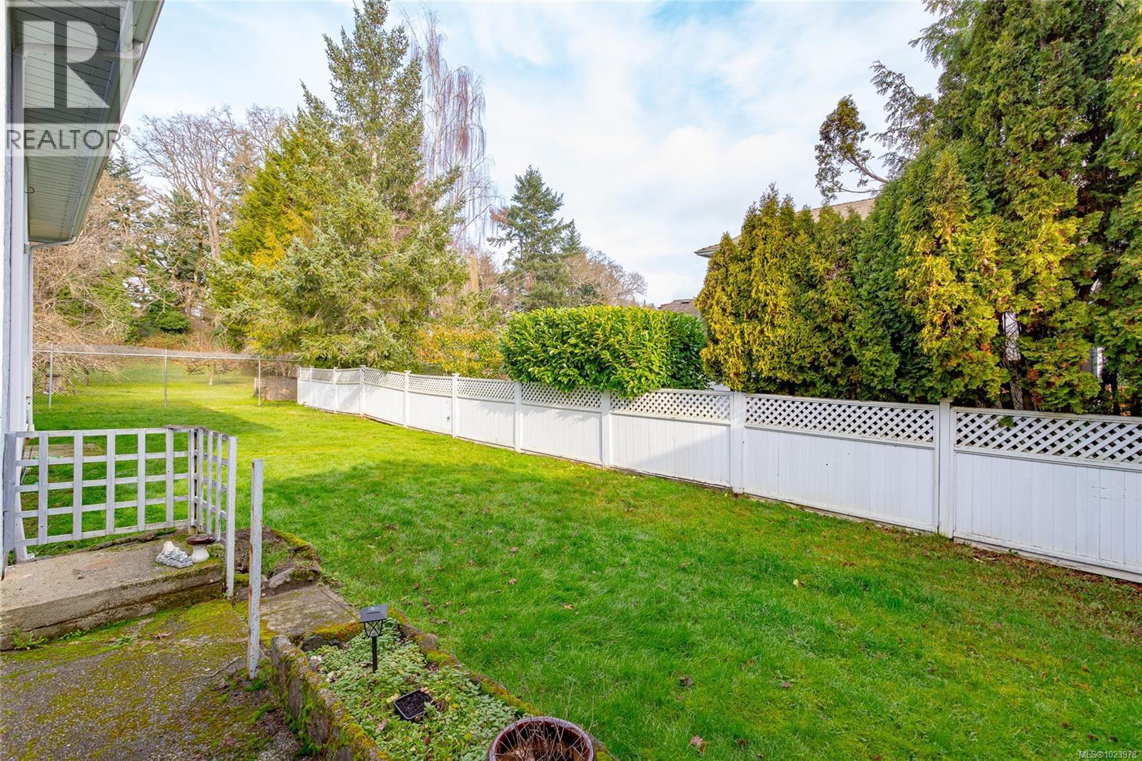  4121 Quadra Street, Saanich