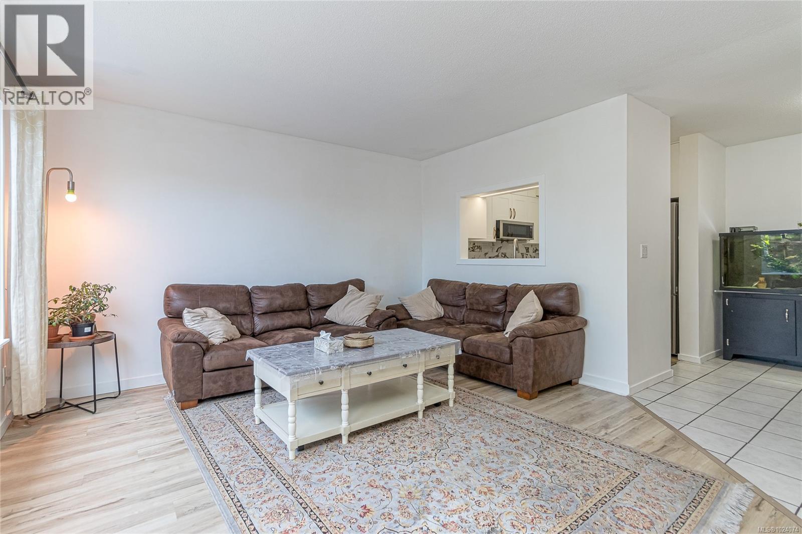 10 1906 Bowen Rd, Nanaimo