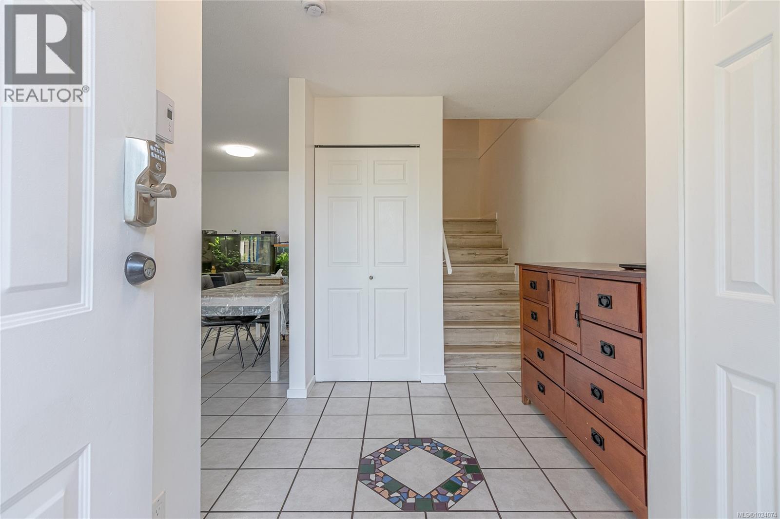 10 1906 Bowen Rd, Nanaimo