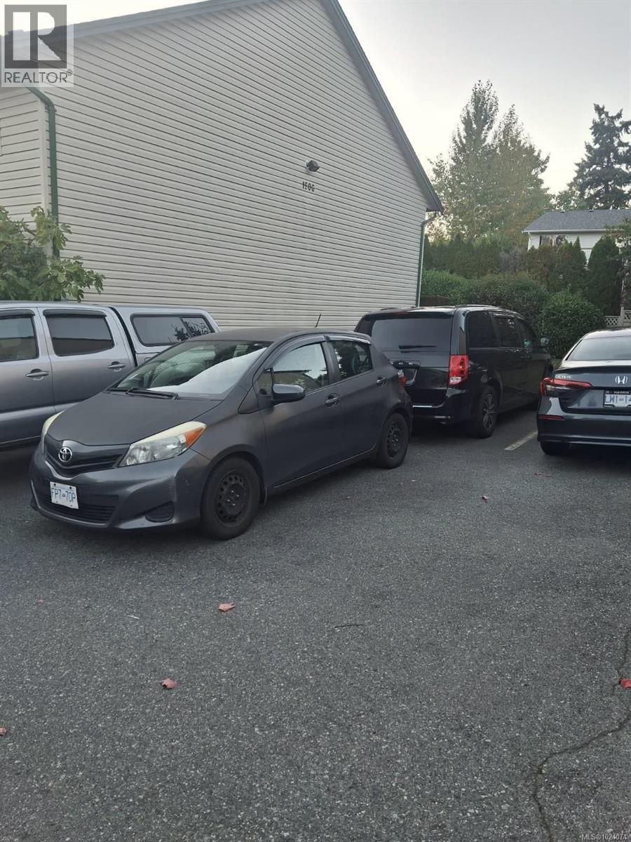 10 1906 Bowen Rd, Nanaimo