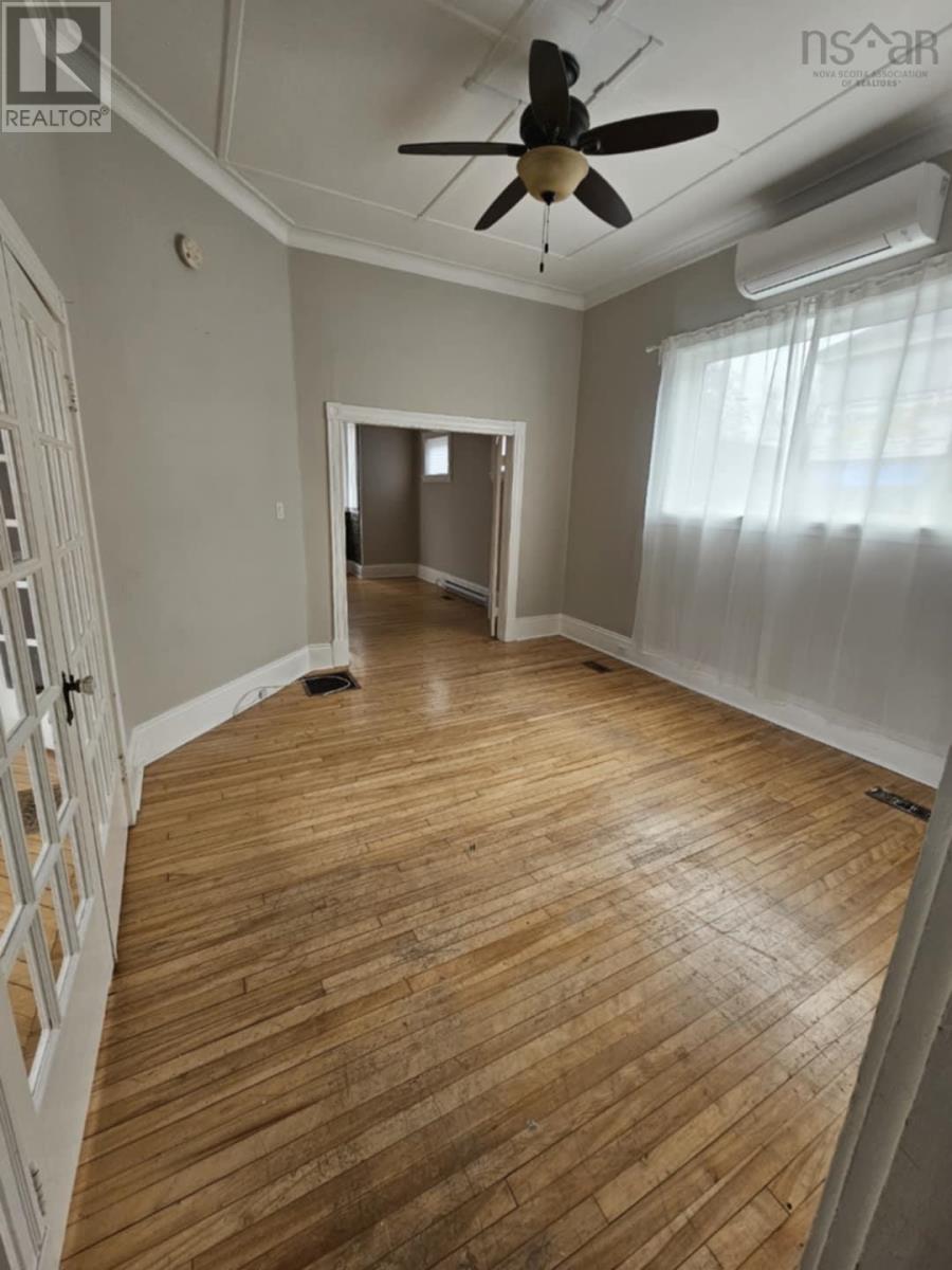 Property 11 of 11 of 14 Prince arthur Street