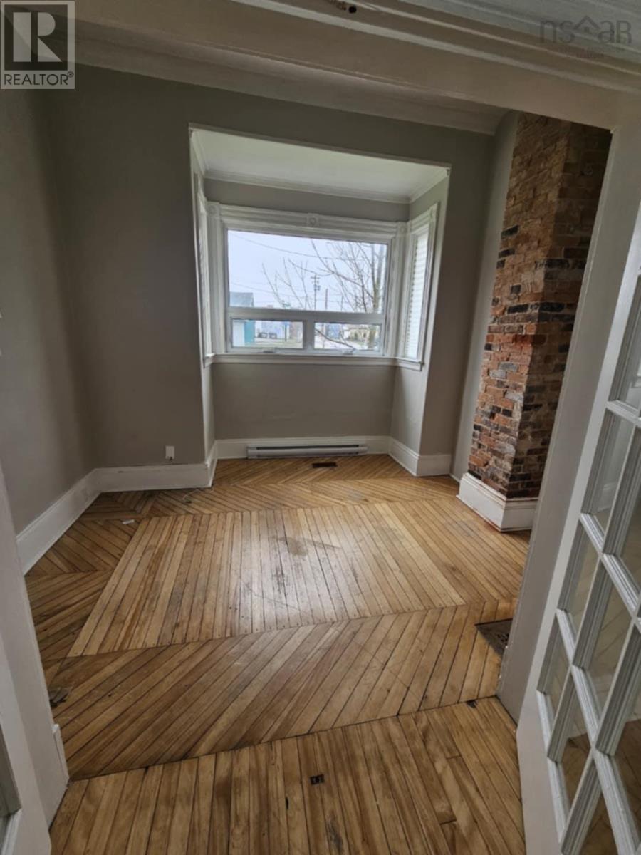 Property 9 of 11 of 14 Prince arthur Street