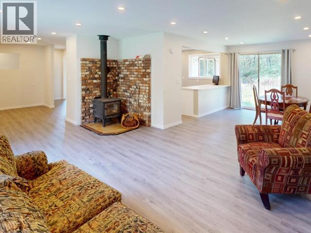 7349 WILDE ROAD, Powell River