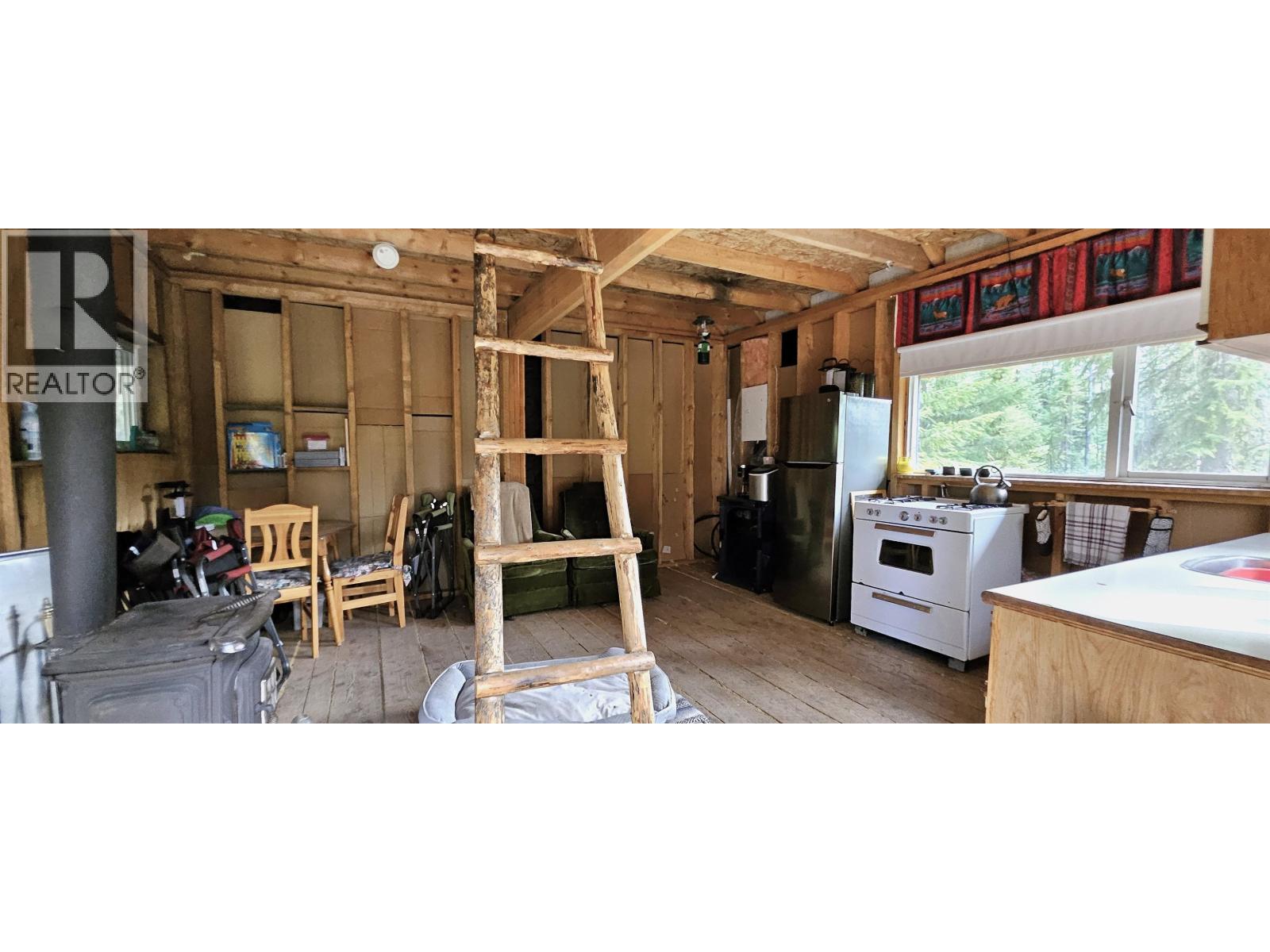 49490 LLOYD DRIVE, Vanderhoof