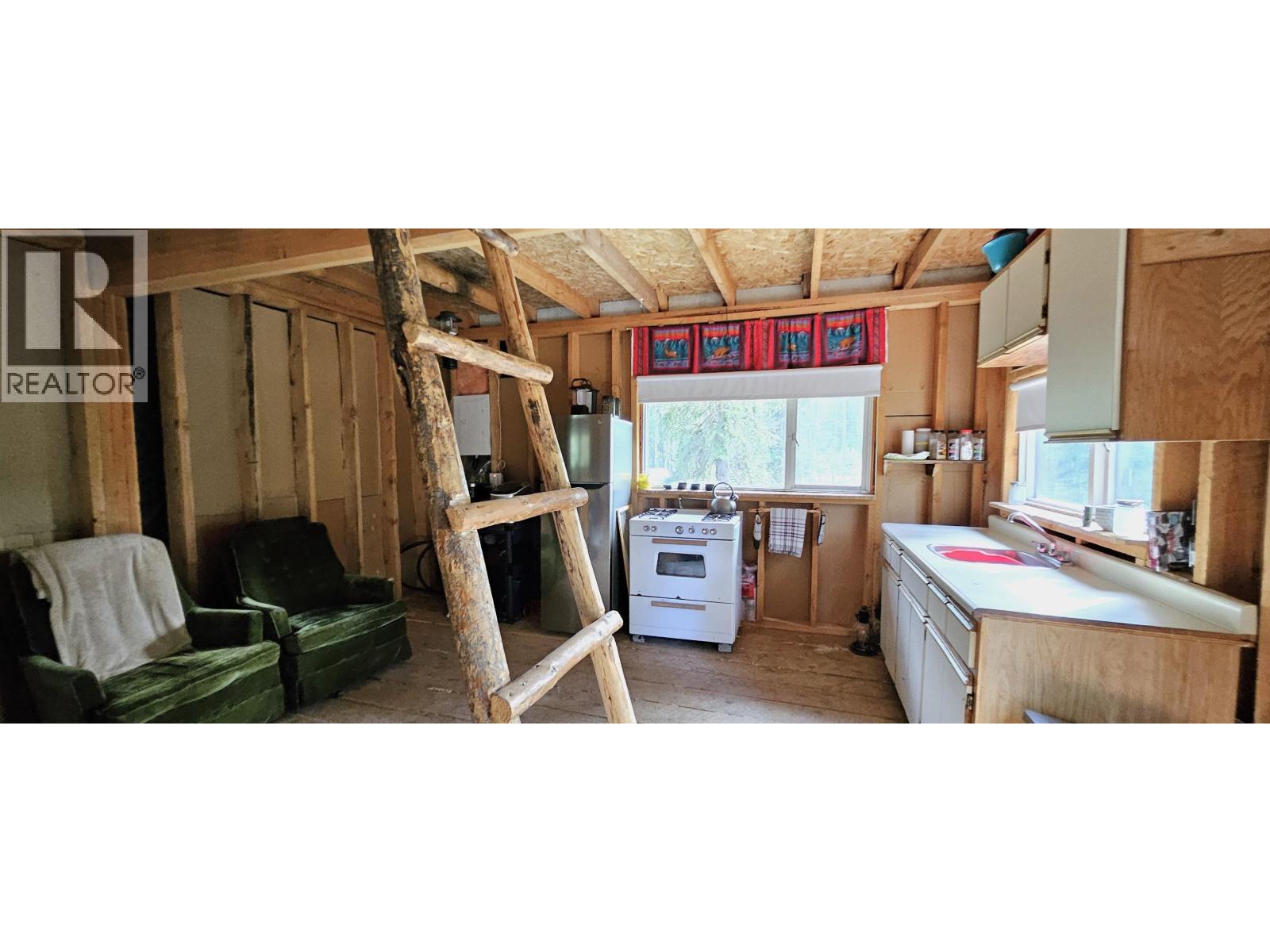 49490 LLOYD DRIVE, Vanderhoof